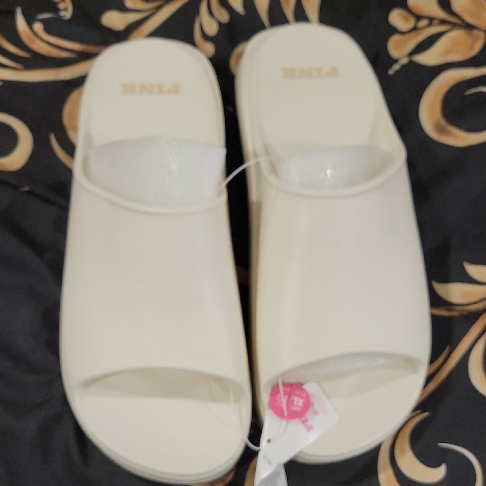 PINK Victoria's Secret Women's White Slide Slippers